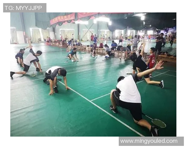 羽毛球巨献揭秘上海羽毛球队默契配合与训练秘诀